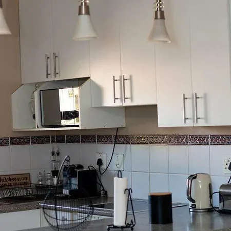 Ferienwohnung Cozy Townhouse In The Quiet Surbubs Of Brackenfell Kapstadt Exterior foto