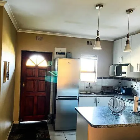 Ferienwohnung Cozy Townhouse In The Quiet Surbubs Of Brackenfell Kapstadt Exterior foto