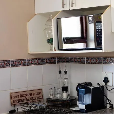 Ferienwohnung Cozy Townhouse In The Quiet Surbubs Of Brackenfell Kapstadt Exterior foto