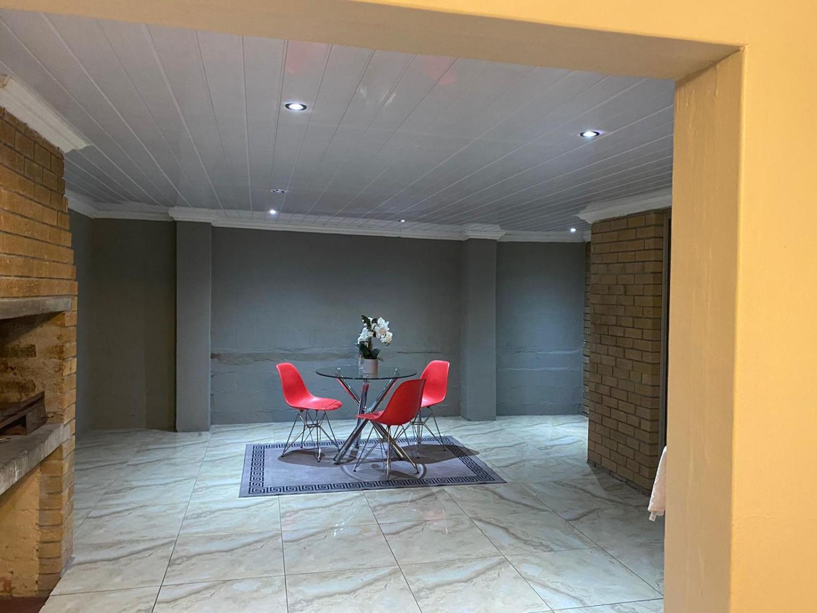 Apartment Cozy Townhouse In The Quiet Surbubs Of Brackenfell